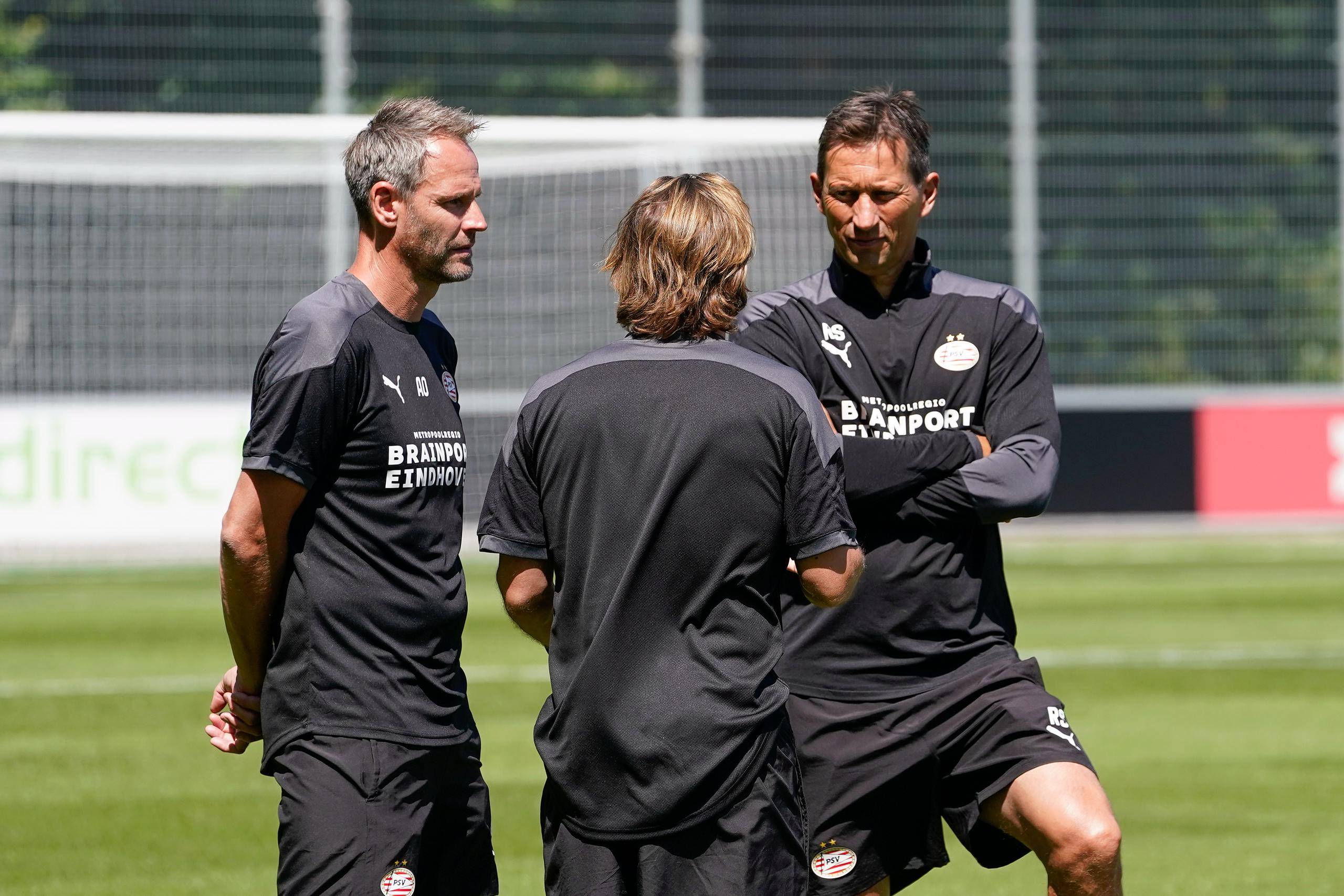 今晚北京国安临场应变——荷甲节点到来里昂国际比赛日迎来里程碑，媒体一致点评：关键时刻新疆广汇门线救险